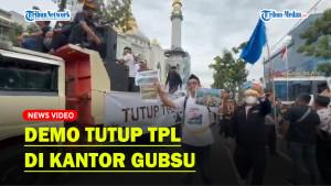 Demo-Tutup-TPL-di-depan-Kantor-Gubernur-Sumut.jpg