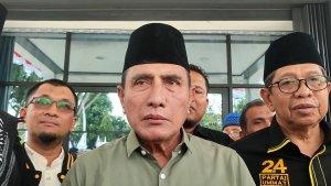 Edy-Rahmayadi-saat-diwawancarai-di-rumah-pemenangannya-jalan-Jendral-Sudirman-Kota-Medan.jpg