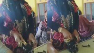 Emak-Juragan-emas-Antri-Bansos.jpg