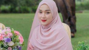 Eri-Fitriyah-atau-Ririe-Fairus.jpg
