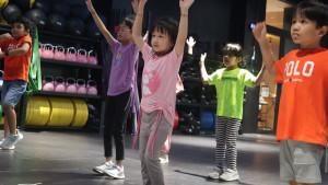FITNESS-CENTER-Anak-anak-tampak-antusias.jpg