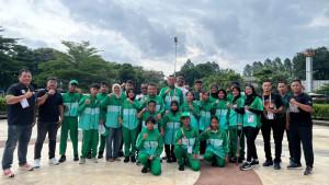 Foto-bersama-kontingen-atlet-disabilitas-Sumut-usai-meraih-medali-di-Peparpenas-XI.jpg