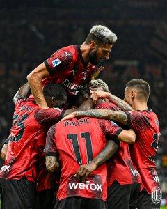 Giroud-ac-milan-brace.jpg