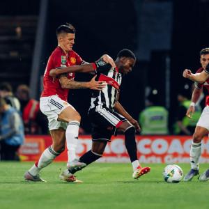 Grimsby-town-vs-man-united-sesko.jpg