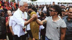 Grup-band-rock-papan-atas-Indonesia-Slank-turut-meramaikan-kunjungan-Ganjar.jpg