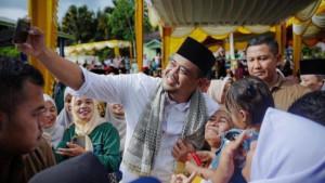Gubernur-Sumater-Utara-Bobby-Nasution-saat-berkampanye-di-Tapanuli-Selatan.jpg