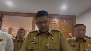 Gubernur-Sumut-Bobby-Nasution-saat-diwawancarai-di-Kantor-Pemprov-Sumut-111111.jpg