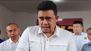 Gubsu-Bobby-Nasution-ketika-diwawancarai-awak-media-di-GOR.jpg