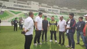 Gubsu-Bobby-tinjau-Stadion-Utama-Sumatera-Utara-Susu.jpg