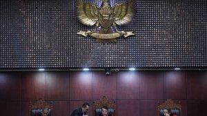 Hakim-Saldi-Isra-Bingung-Pendirian-MK-Cepat-Berubah-Buat-Putusan-yang-Bikin-Gibran-Bisa-Maju-Pilpres.jpg