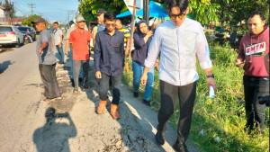 Hasanul-Jihadi_Wakil-wali-kota-binjai-sidak-aspal-jalan_.jpg