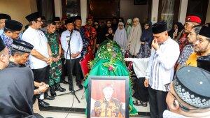 Hassanudin-Lepas-Jenazah-Kodrat-Shah.jpg