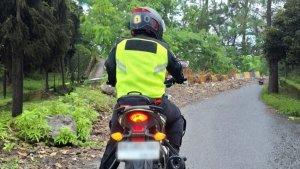 Hindari-Lakukan-Kesalahan-Penggunaan-Lampu-Peringatan-Bahaya-Untuk-Cari_aman.jpg