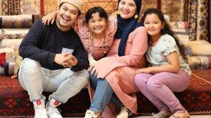 Indra-Bekti-dan-keluarganya.jpg