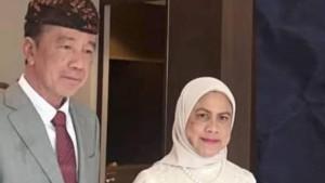 JOKOWI-DAN-IRIANA-Publik-dikejutkan-oleh-beredarnya-sebuah-foto-Jokowi-dan-Iriana-yang.jpg