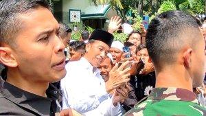 Jokowi-Swafoto-Sama-Warga-di-Al-Musannif.jpg