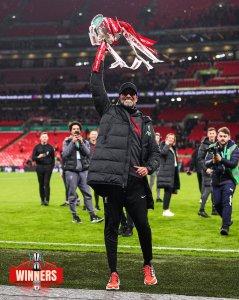 Juergen-klopp-trofi.jpg