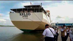 KM-Kelud-jelang-natal.jpg