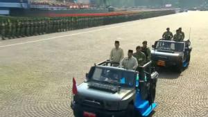 KSAD-Maruli-Simanjuntak-lompat-ke-mobil-komando.jpg