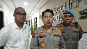 Kabid-Humas-Polda-Sumut-Kombes-Ferry-Walintukan-Tengah.jpg