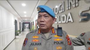 Kabid-Propam-Kombes-Julihan-ketika-diwawancarai-1-personel.jpg