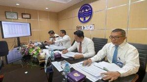 Kabir-Bedi-secara-langsung-memimpin-rapat-gabungan.jpg