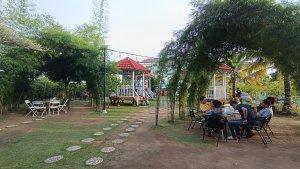 Kafe-The-Cups-and-Co-dengan-konsep-estetik.jpg