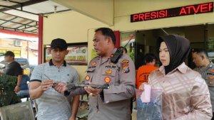Kapolsek-Medan-Helvetia-Kompol-Alexander-Putra-saat-memaparkan-tewasnya-remaja_.jpg