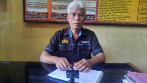 Kasi-HUmas-Polres-Taput-Aiptu-Walpon-Baringbing-saat-berada-di-ruangannya-Kamis-252024.jpg