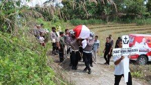 Kasubbag-Binops-Bagops-AKP-Hariono-Manurung-pemakaman.jpg