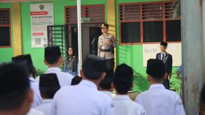 Kegiatan-ini-bertujuan-menanamkan-kedisiplinan-moral-dan-kesadaran-hukum-sejak-dini.jpg
