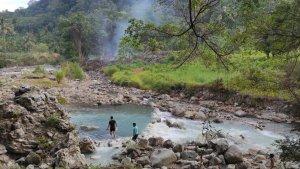 Keindahan-alam-Sungai-Dua-Rasa-yang-berada-di-Negeri-Gugung.jpg