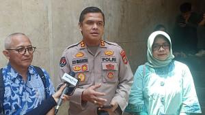 Keluarga-Arya-Daru-datangi-polda.jpg