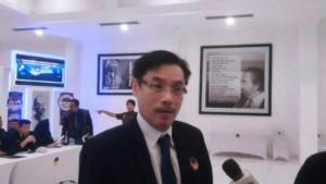 Ketua-DPW-NasDem-Sumut-Iskandar-saat-diwawancarai-di-Kantor-NasDem_1.jpg