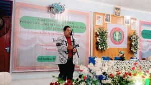 Ketua-PGRI-Deli-Serdang-yang-baru-Muriadi-menyampaikan-kata-sambutan_1.jpg