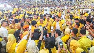 Ketum-Golkar-dan-Ijeck.jpg