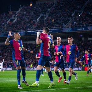 Lewandowski-cetak-100-gol.jpg