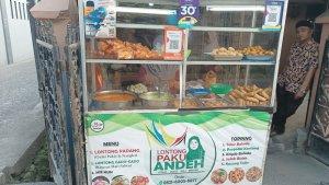 Lontong-paku-andeh-di-Jalan-Puri.jpg