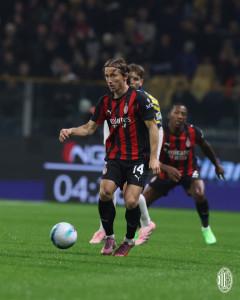 Luka-modric-ac-milan-vs-parma.jpg