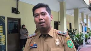 Lurah-Perintis-Kecamatan-Medan-Timur-Muhammad-Fadli-mendatangi-Polsek-Medan.jpg
