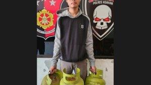 MF-pelaku-pencurian-diamankan-unit-jatanras-Polres-Asahan-bersama-barangbukti-tabung-gas-elpiji.jpg