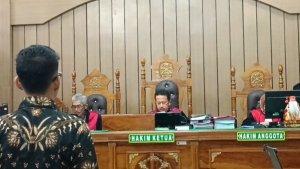 Majelis-hakim-yang-diketuai-Asad-Rahim-Lubis-saat-membacakan-amar.jpg