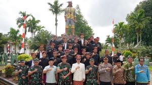 Makam-Pahlawan-Nasional-Radin-Inten-II.jpg