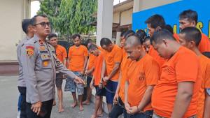 Mapolsek-Sunggal-Selasa-28102025-Dari-total-24-tersangka.jpg