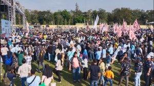Massa-memadati-kegiatan-kampanye-bertajuk-konser-akbar-Calon-Presiden.jpg