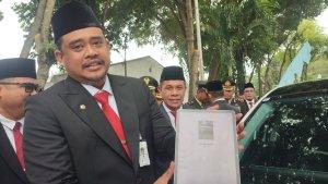 Mobil-dinas-Wali-Kota-Medan-Bobby-Nasution-dipasang-stiker-parkir-dfg.jpg