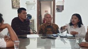 Momen-LBH-Medan-melakukan-konferensi-pers.jpg