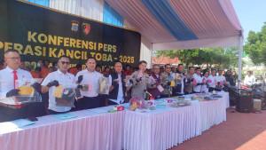 Momen-Polda-Sumut-menggelar-konferensi-pers-pengungkapan.jpg