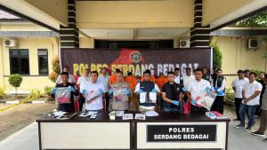 Momen-Polisi-melakukan-konferensi-pers-penangkapan.jpg