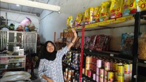 Muliani-pegawai-toko-makanan-kucing-ketika-diwawancarai-soal-komplotan-maling.jpg